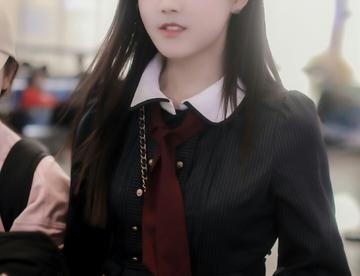李艺彤
