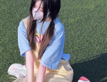 蓝天白云兔