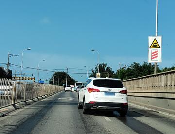 路途中经过某铁路道口