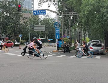 偶遇某大佬拍车