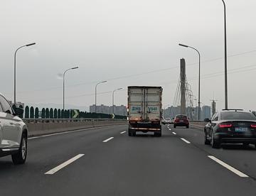傍晚通过石丰桥