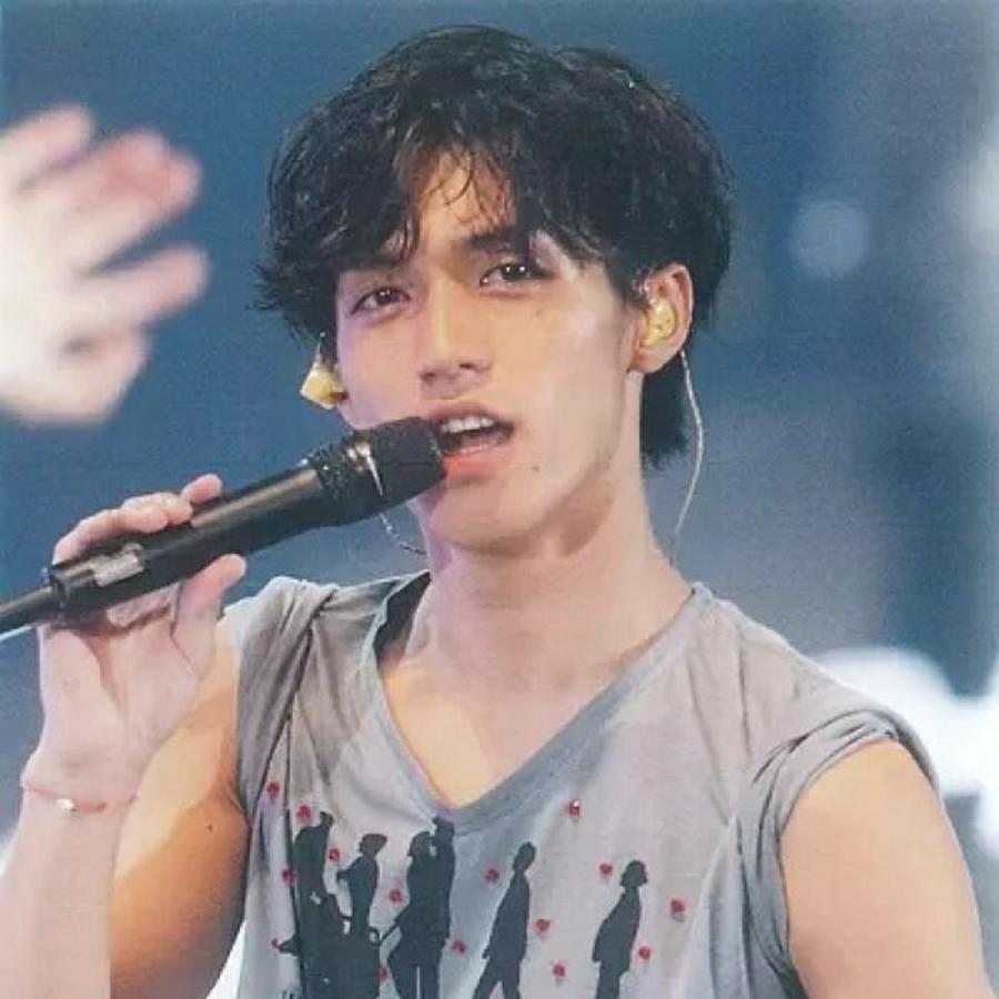 偶然路过的穷比