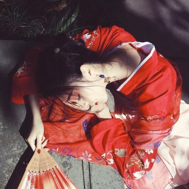 深渊中的池鱼