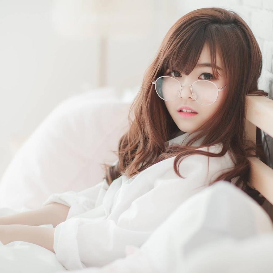 倚栏闻雨落
