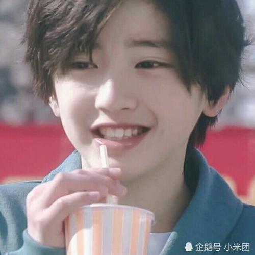 小闷三